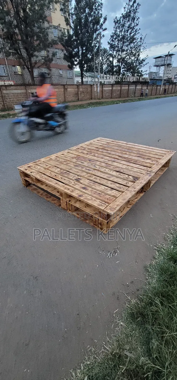 Strong 5 by 6ft Pallet Bed- Built to Last. B010