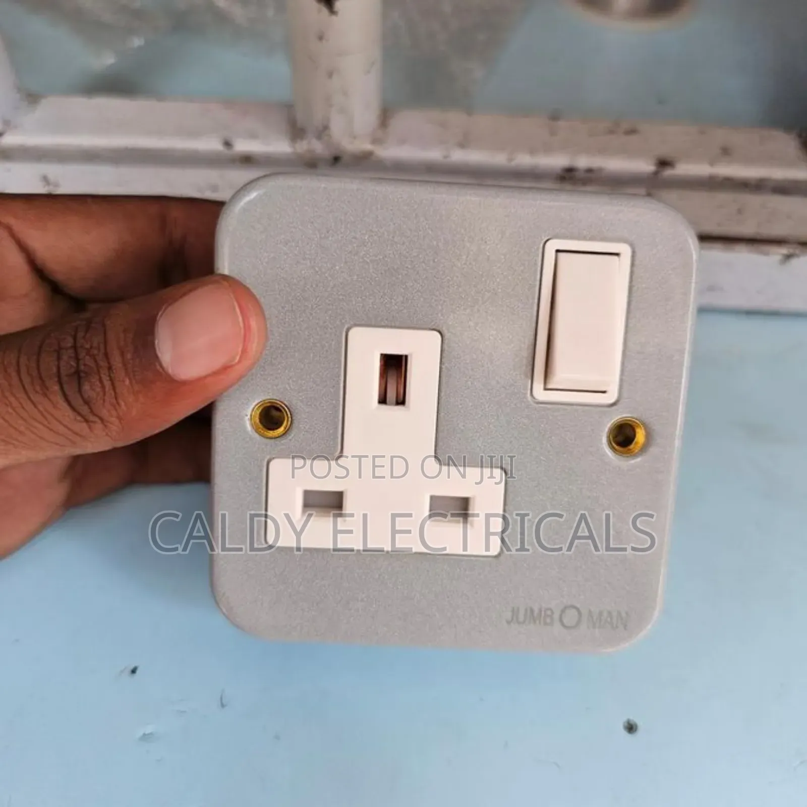 13a Single Metal Clad Switched Socket G7y