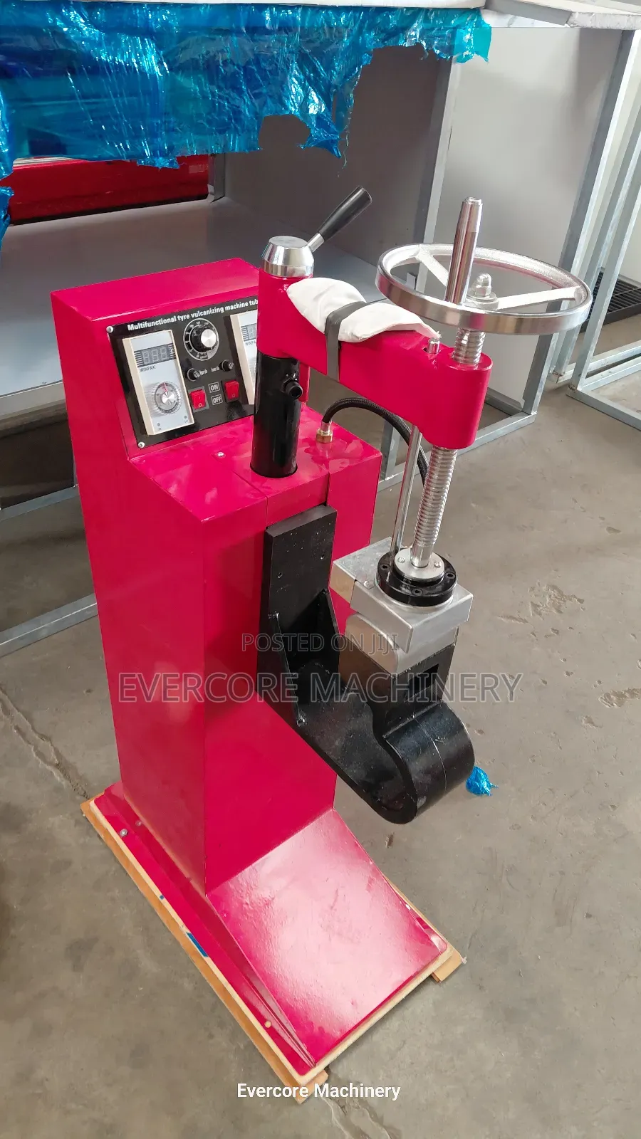 Big Tyre Vulcanizer Machine Best Quality Machine.
