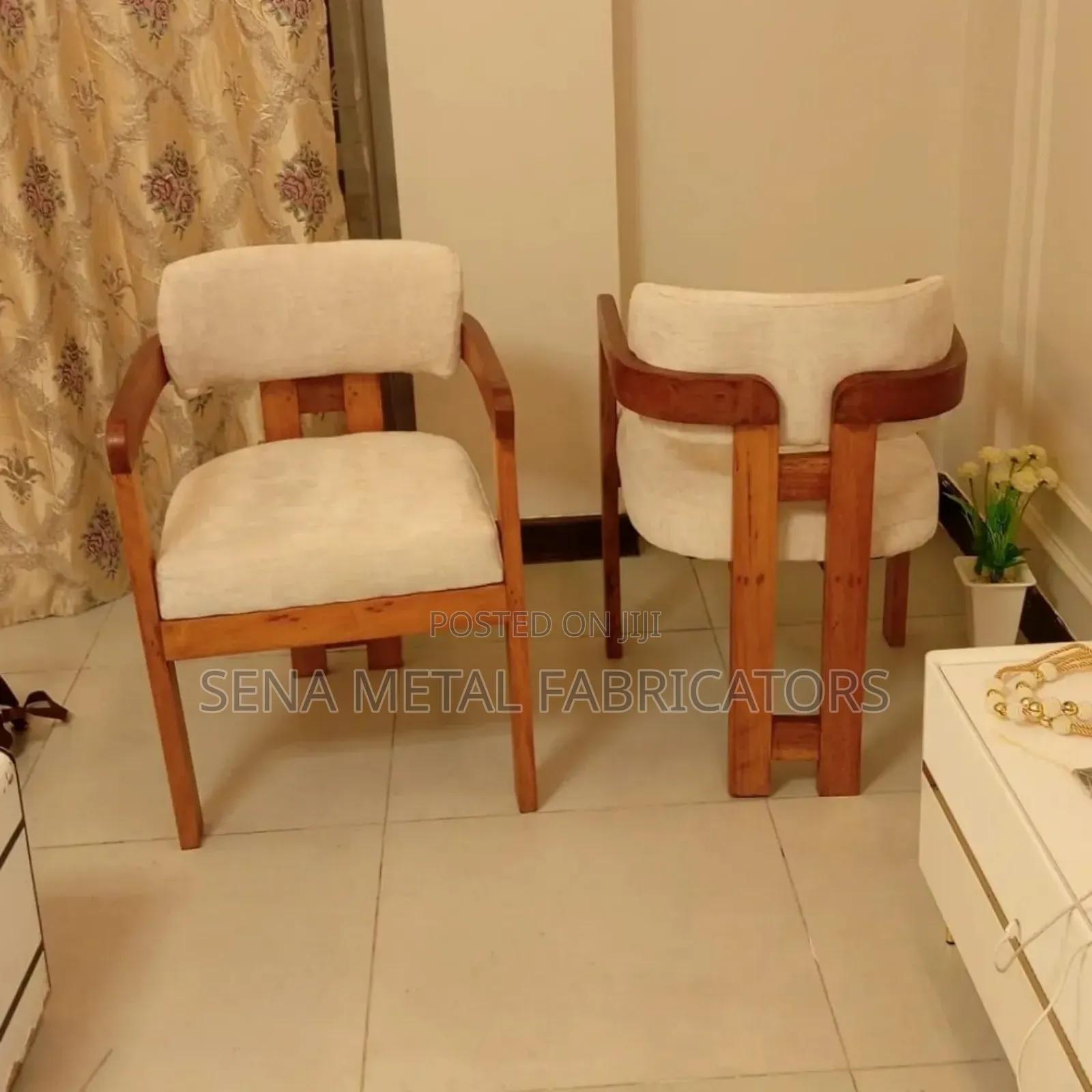 Mahogany Chairs With Upholstered Fabric,Classy and Durable