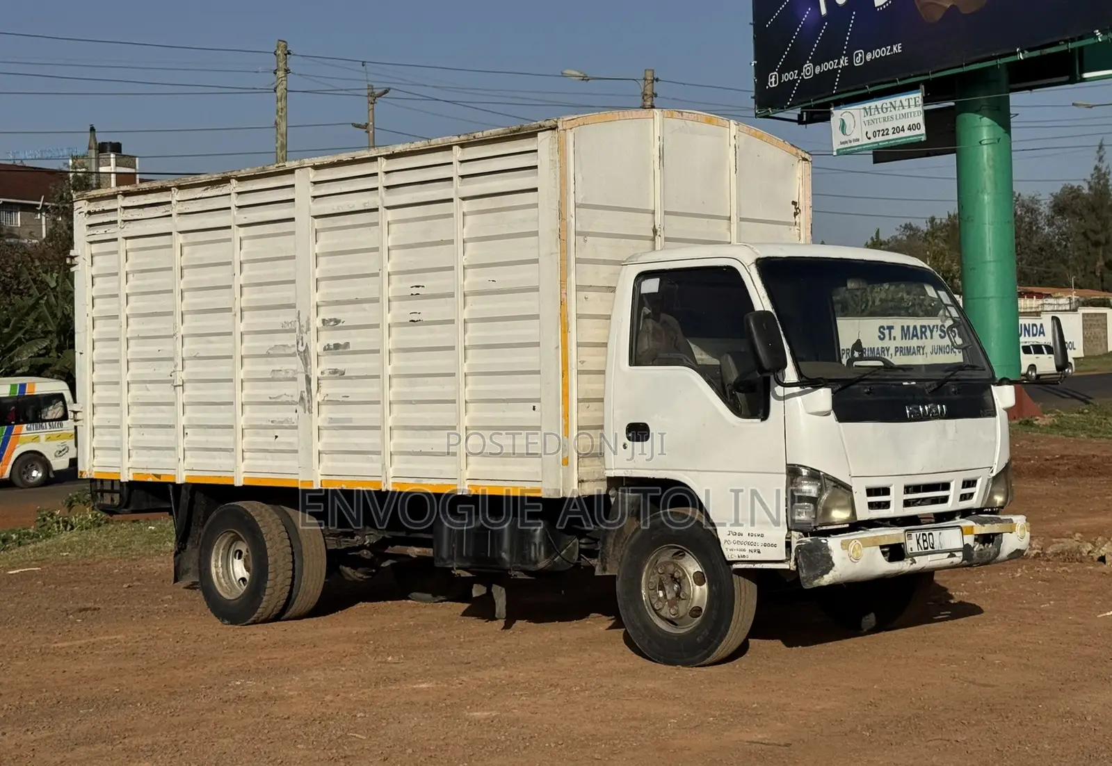 Isuzu NPR Closed Body