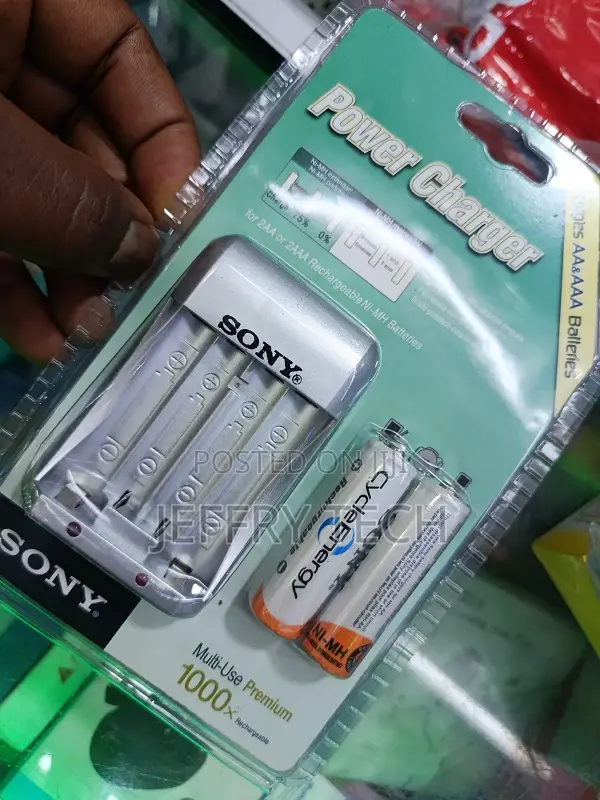 Sony Compact Charger (Aa)With Batteries Aa