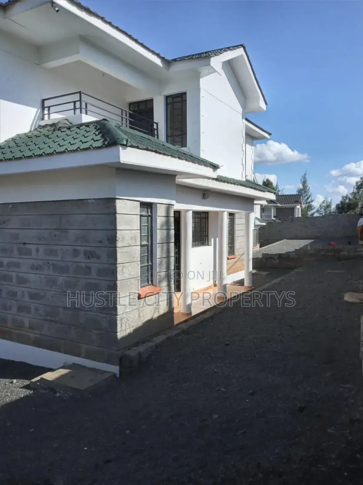 Furnished 4bdrm Apartment in Kibiku for sale
