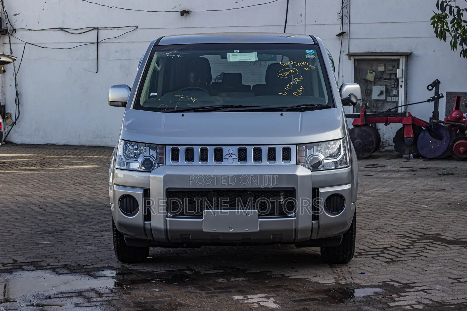 Mitsubishi Delica 2018 Silver