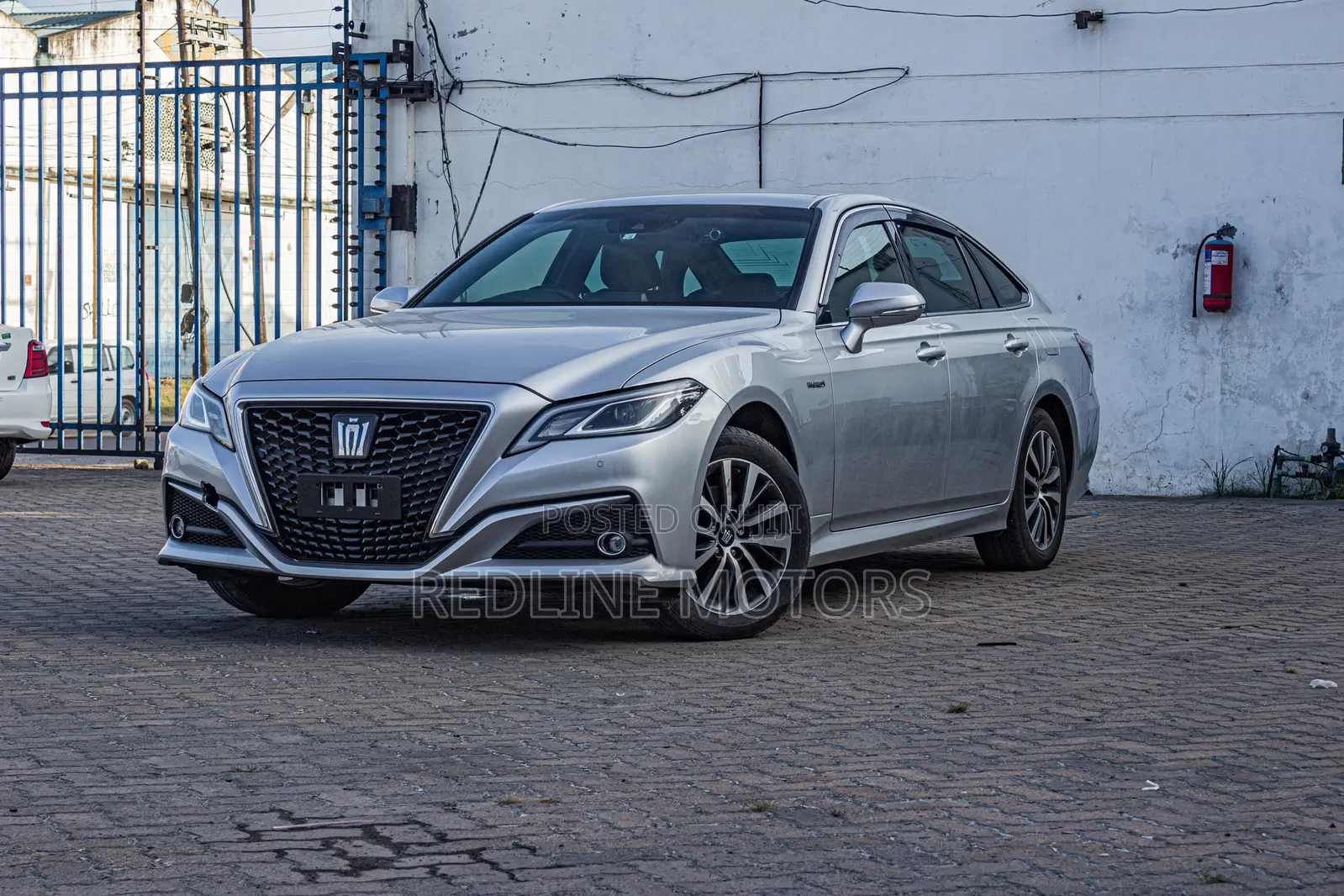 Toyota Crown 2018 Silver
