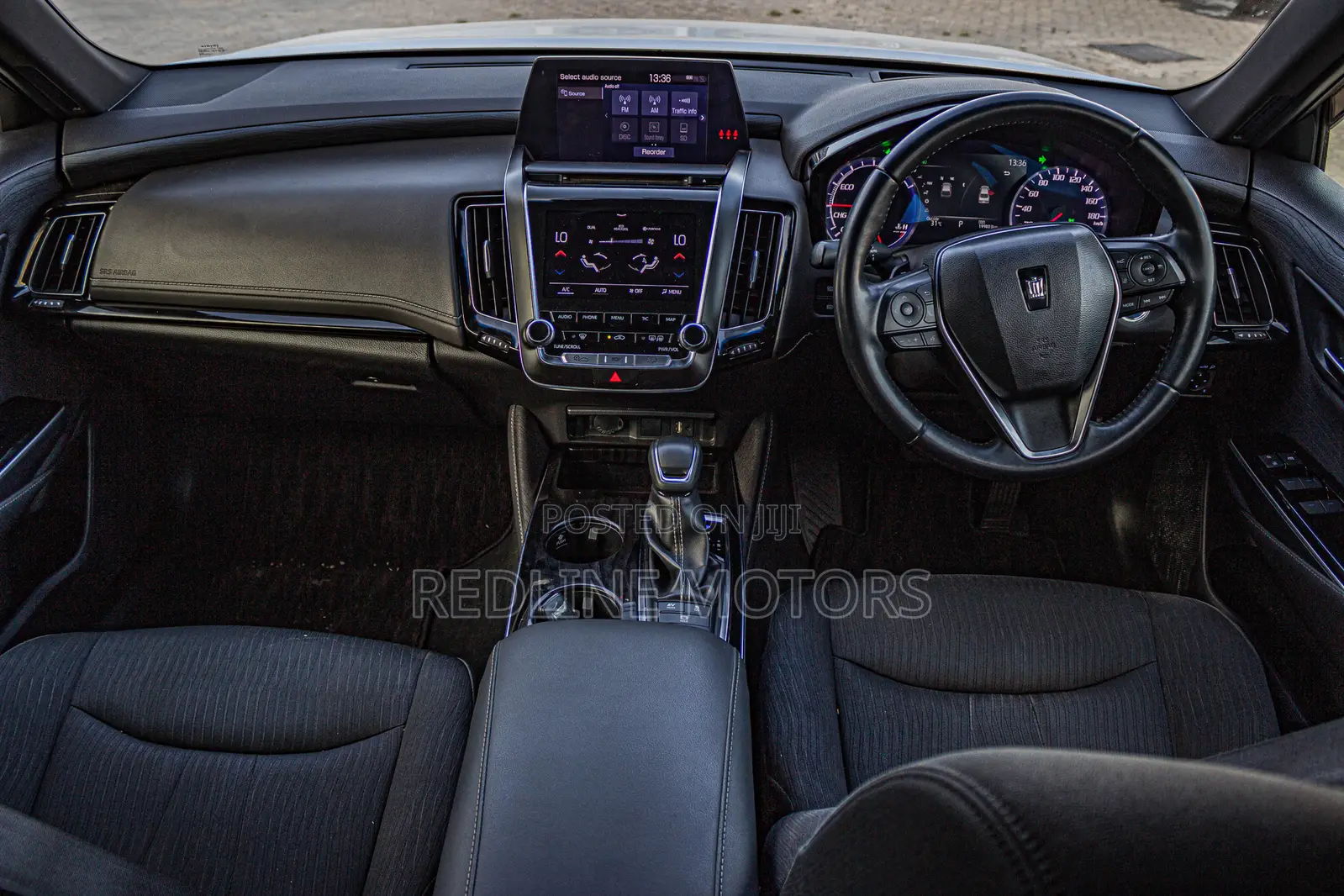 Toyota Crown 2018 Silver
