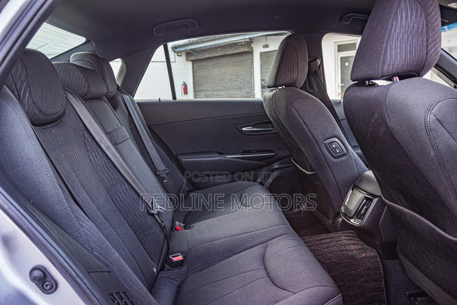 Toyota Crown 2018 Silver
