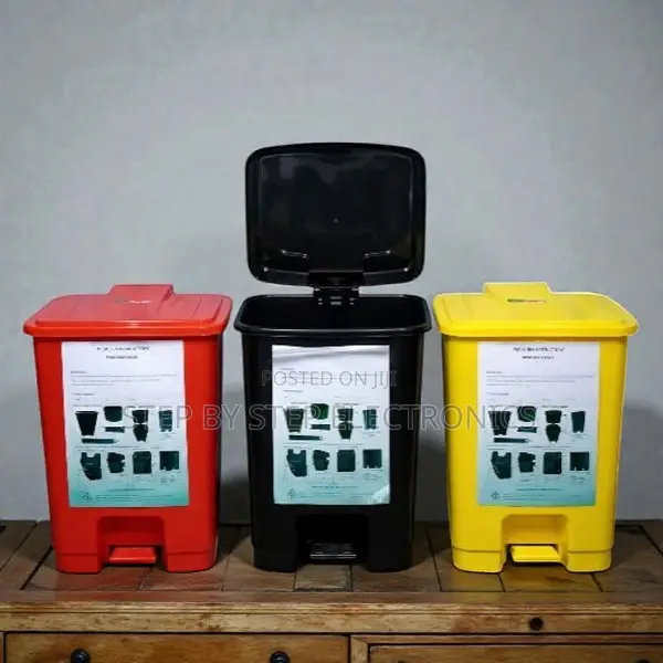 User Friendly 30l Hard Plastic Pedal Bin With Lift-Up Lid Design
