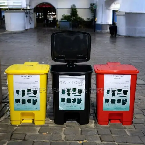 30 Litres Hard Plastic Step Pedal Dust Bin With Chemical Resistant