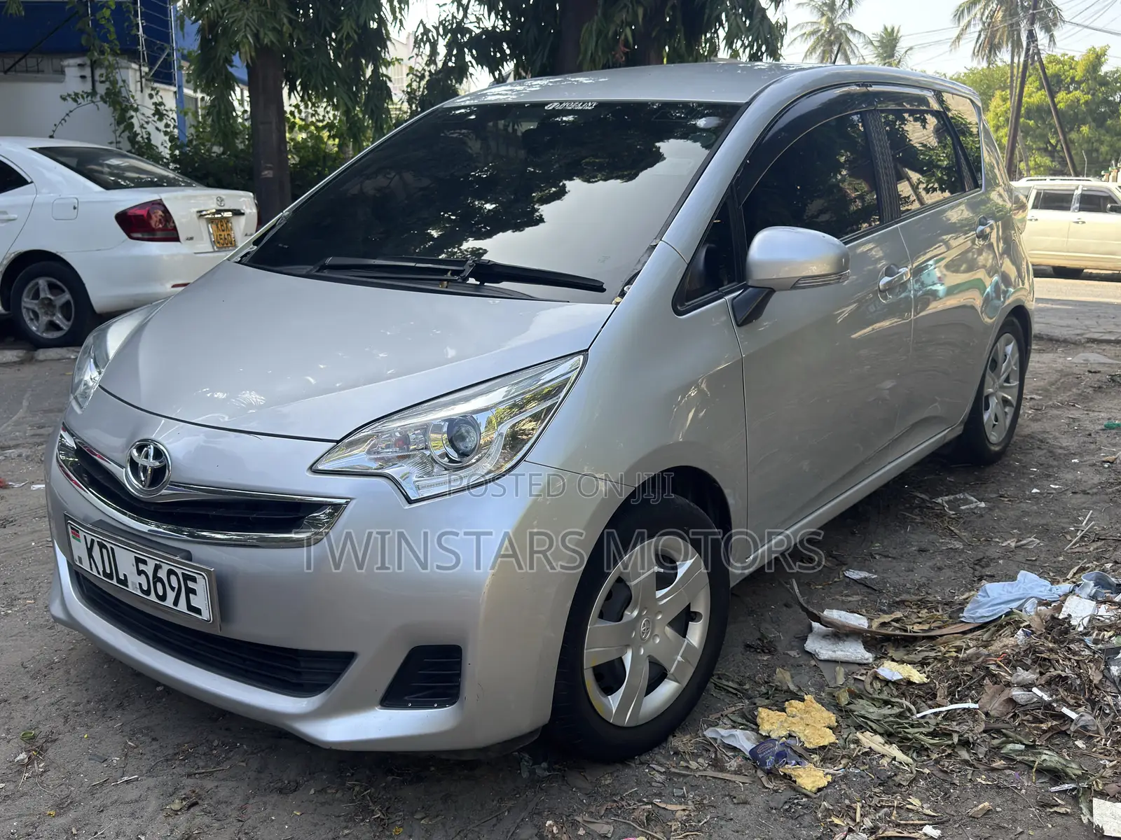 Toyota Ractis 1.5 AWD 2016 Silver