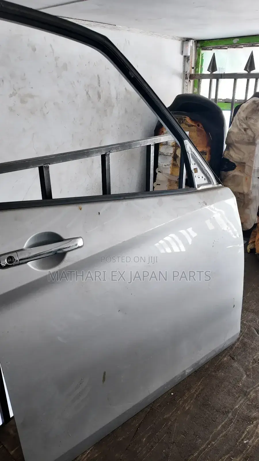 Nissan Serena C26 Front Left Door Assembly – Original Ex-Japan