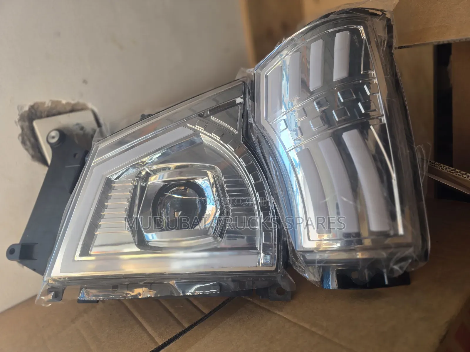 Isuzu NPR and NKR Led Digital Headlight and Corner Light