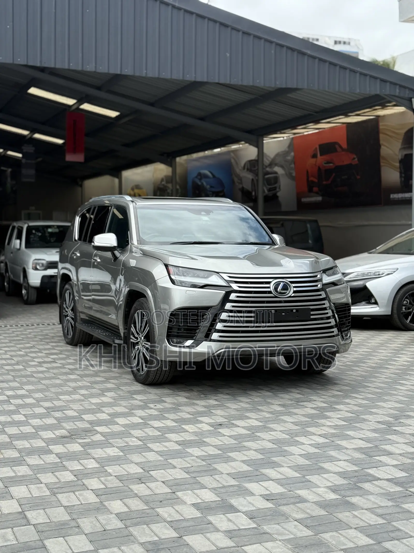Lexus LX 2022
