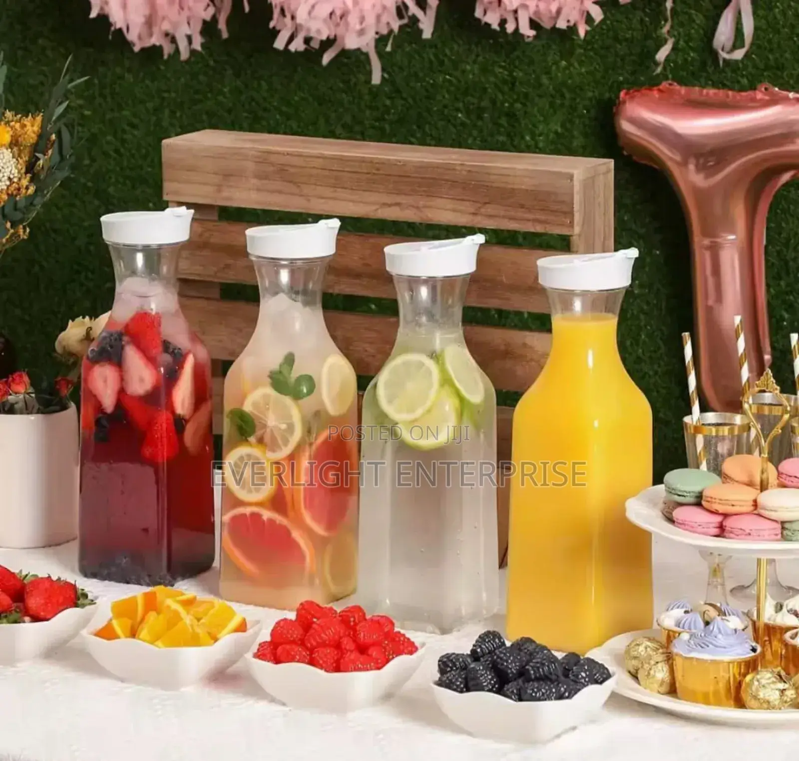 Juice Carafe 1.5 Litres With Lids