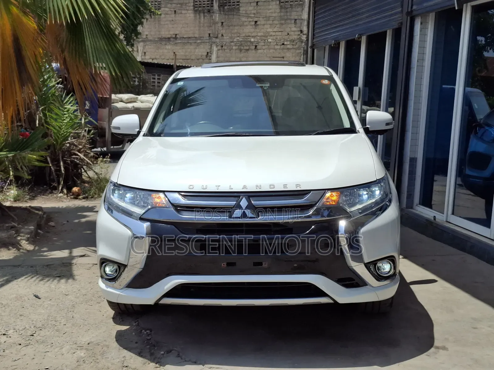 Mitsubishi Outlander 2019 White