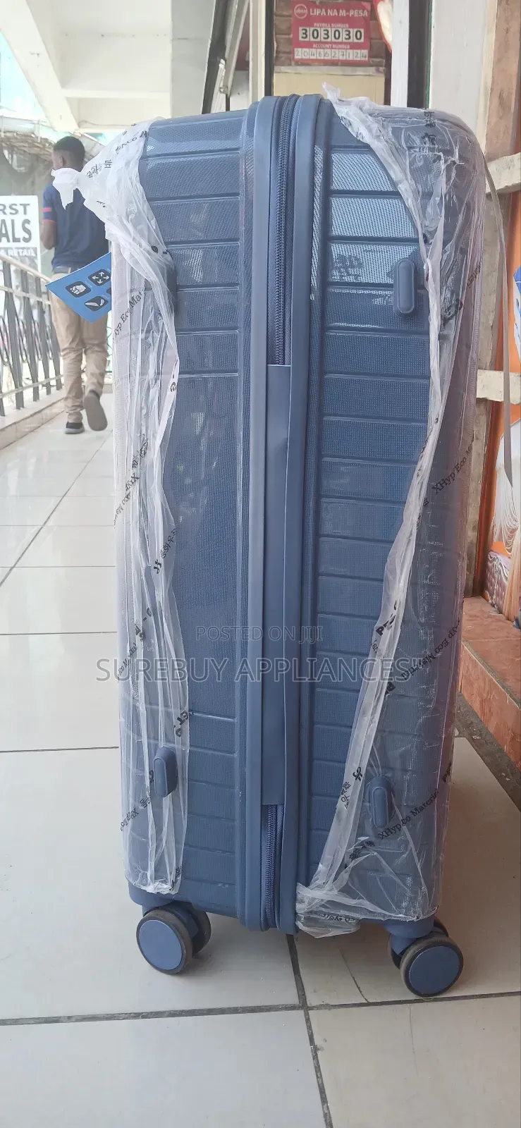 Medium Waterproof Rubber Suitcase With Spinner Wheels