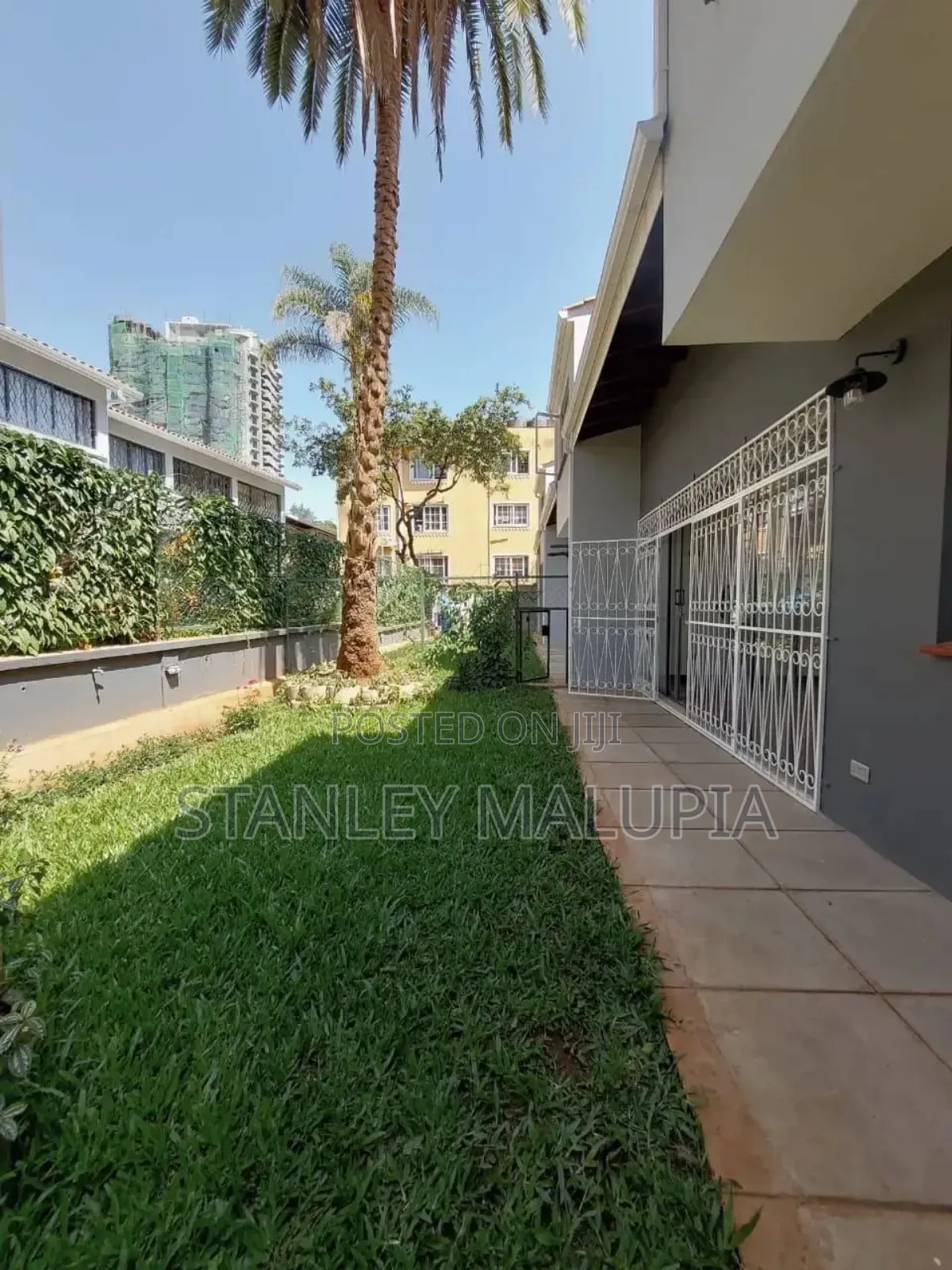 4bdrm Townhouse / Terrace in Rhapta Road Side for rent