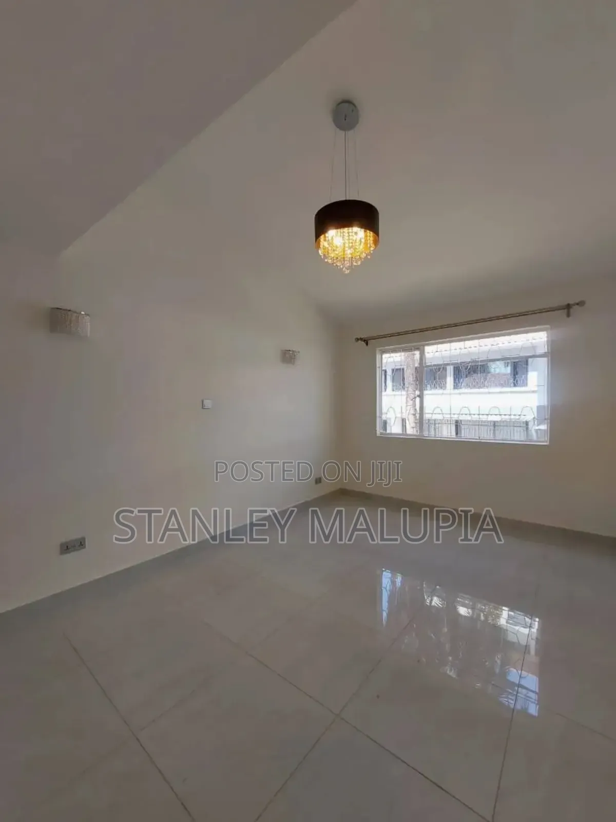 4bdrm Townhouse / Terrace in Rhapta Road Side for rent