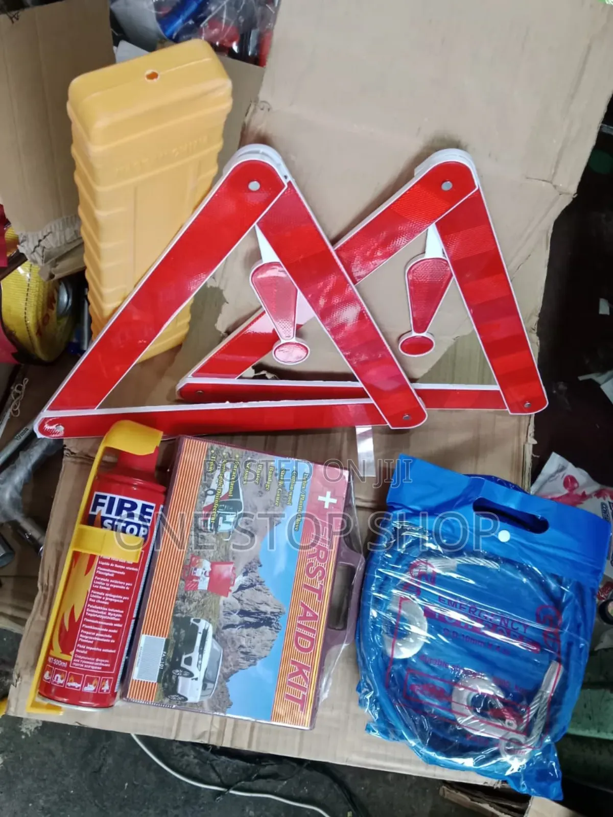 Car Emergency Roadside Safety Kits 4in1 With Foldable Life Savers