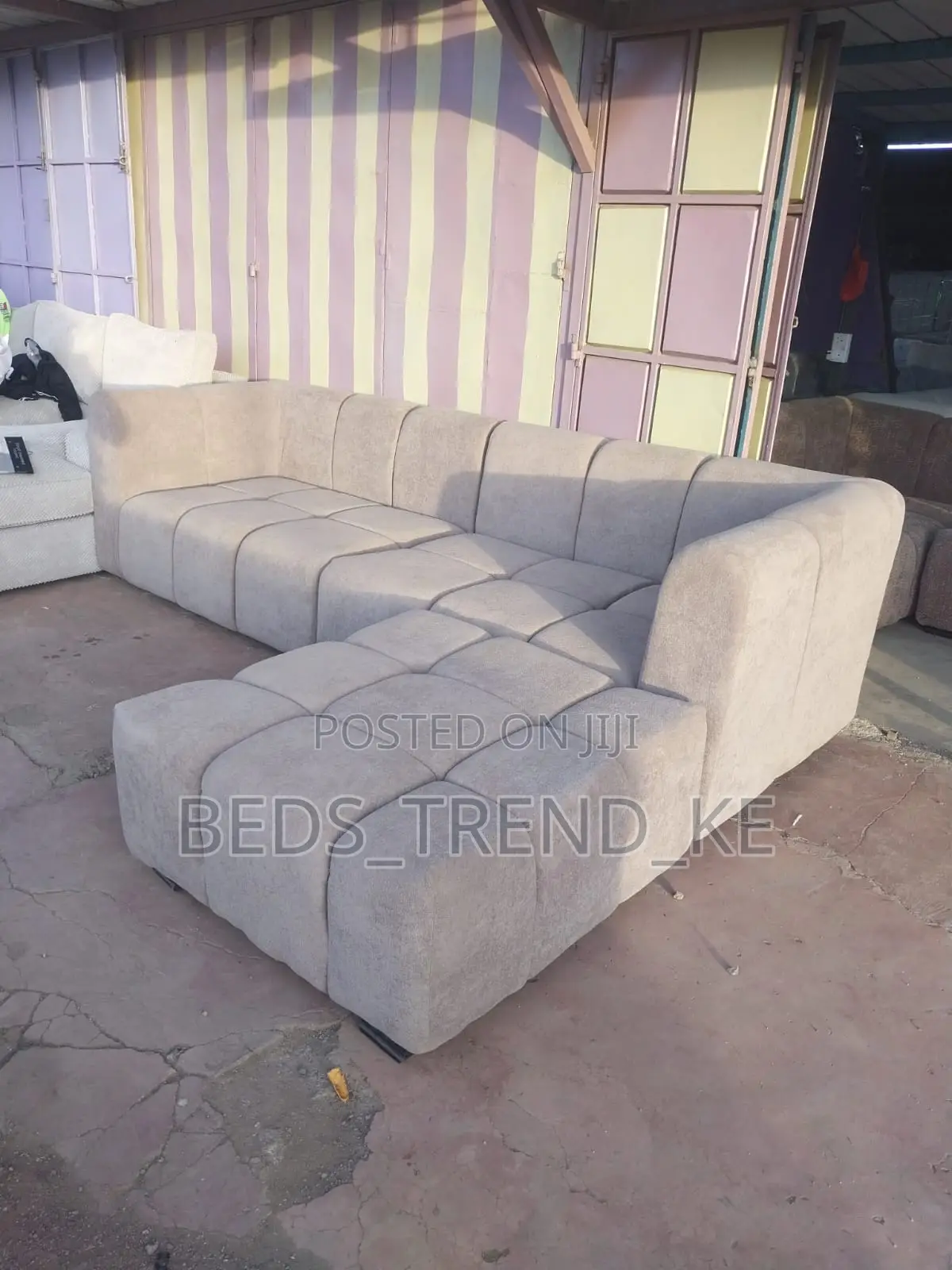 High Quality Upholstered 6 Seater Bubble L Seat