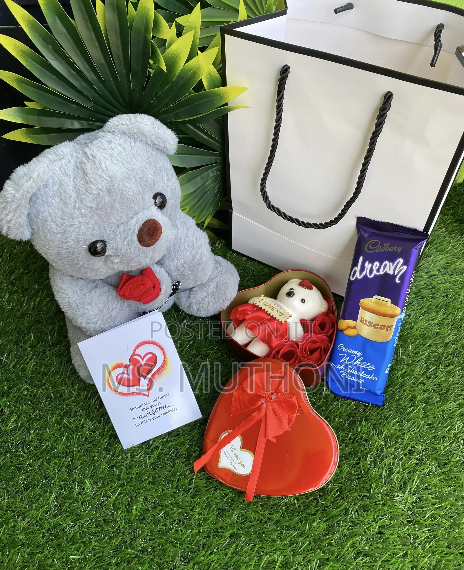  Cadbury / Teddy Valentines Teddy Gift Set* 