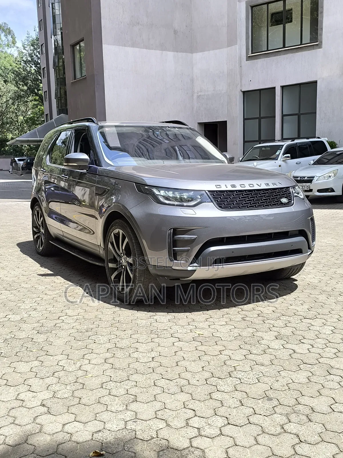 Land Rover Discovery HSE 4x4 2018 Gray