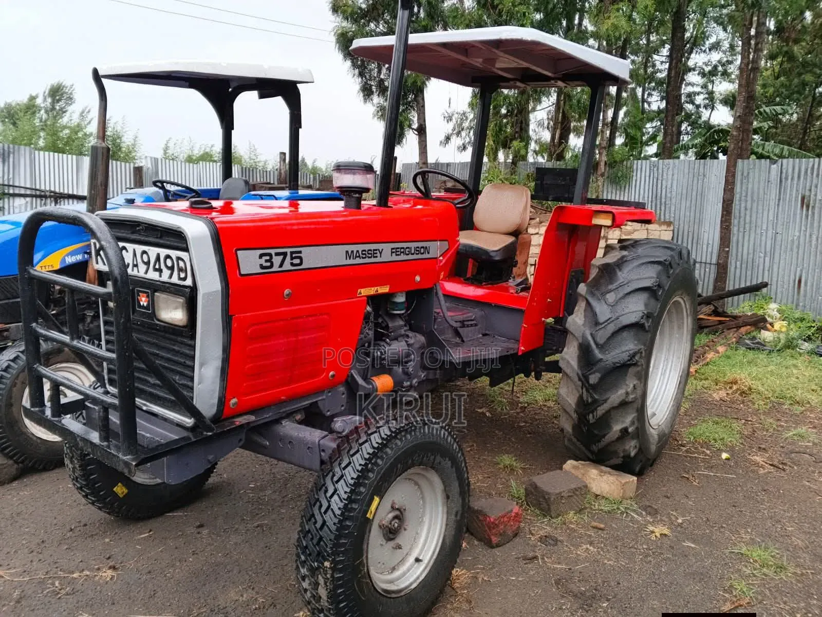 Massey Ferguson 375 2013 Tractor