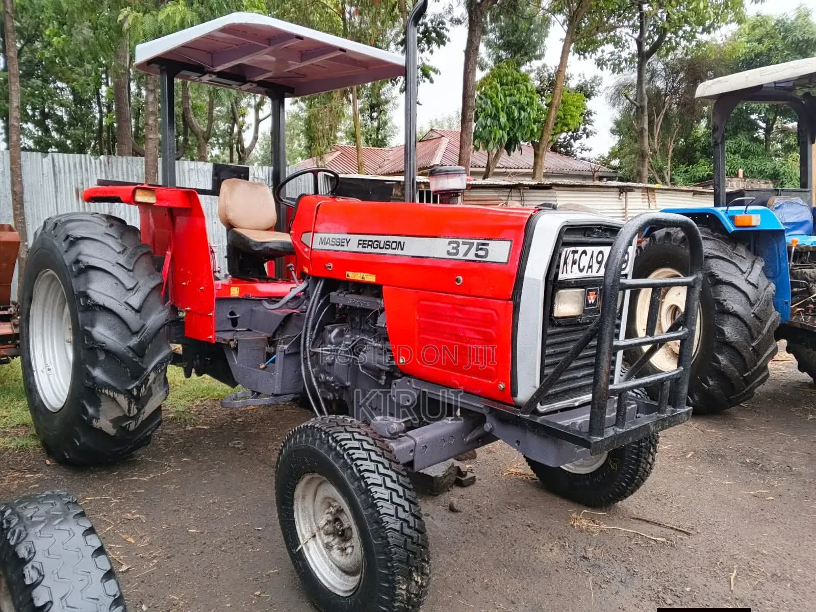 Massey Ferguson 375 2013 Tractor