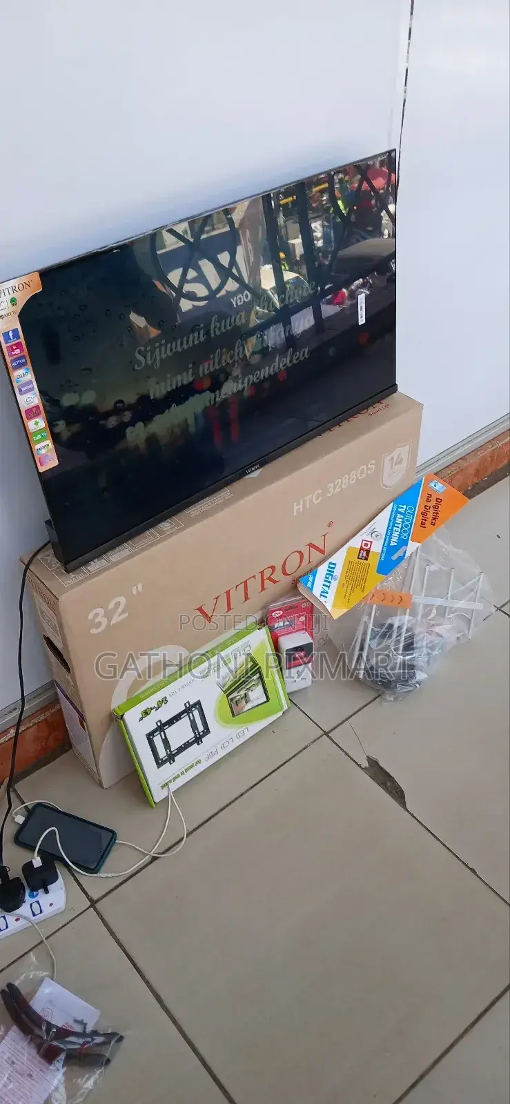 Vitron 32" Qled Hd Smart TV With Bluetooth + Free Gift