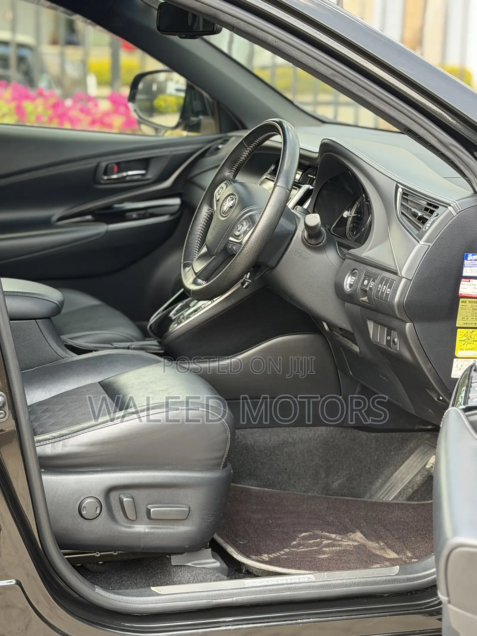 Toyota Harrier 2.0 2020 Black