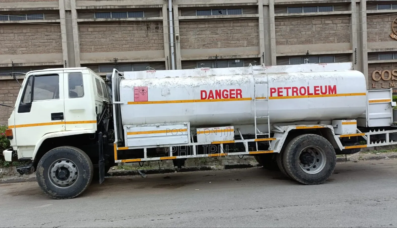 Isuzu FVR Tanker