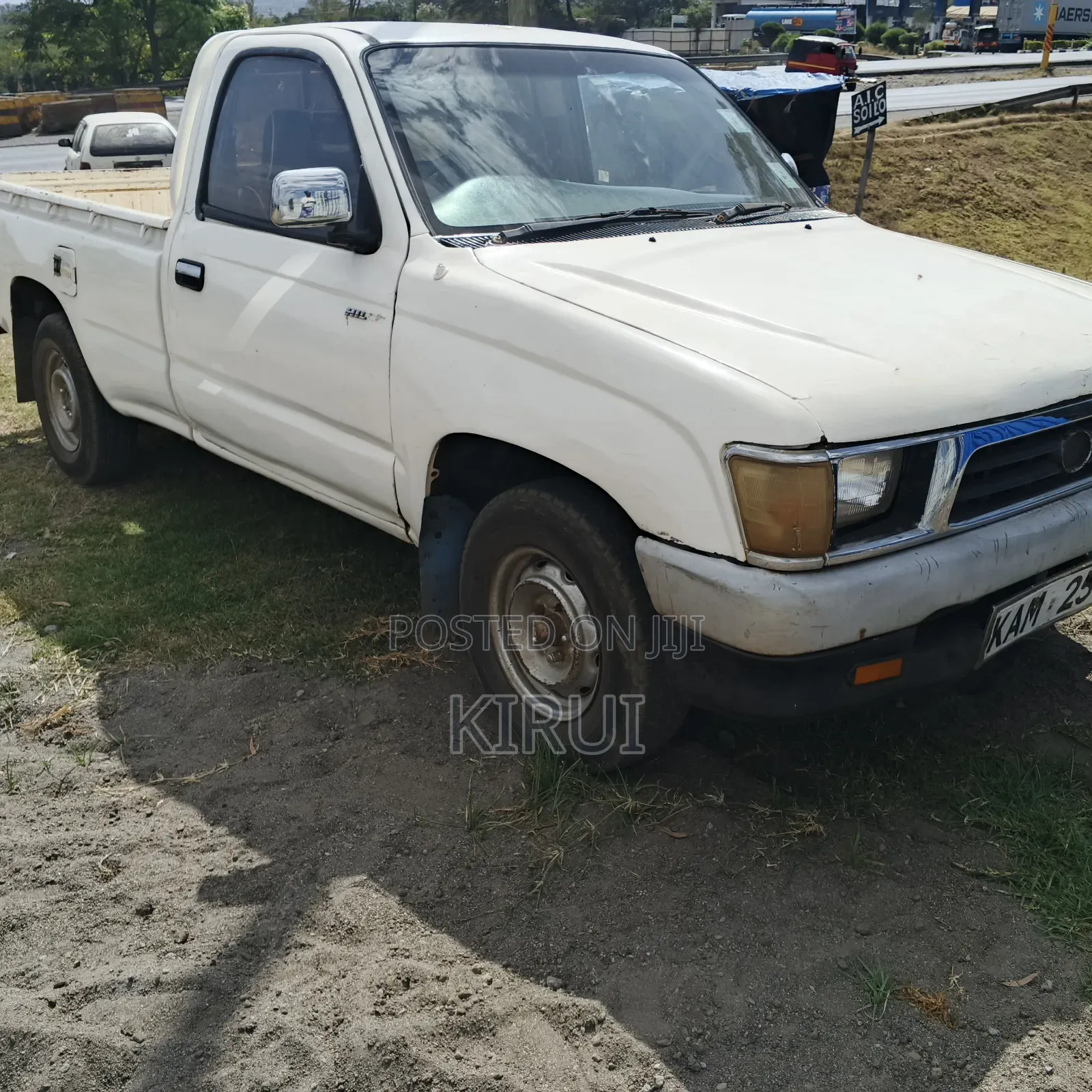 Toyota Hilux 2000 White