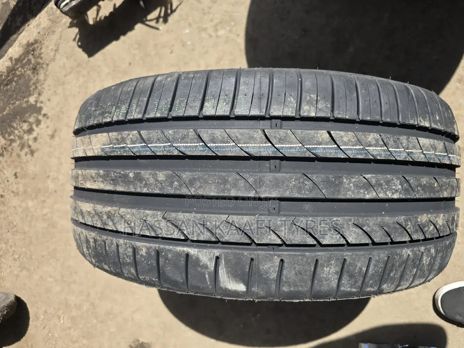 255/35r19  Roadking Tyre