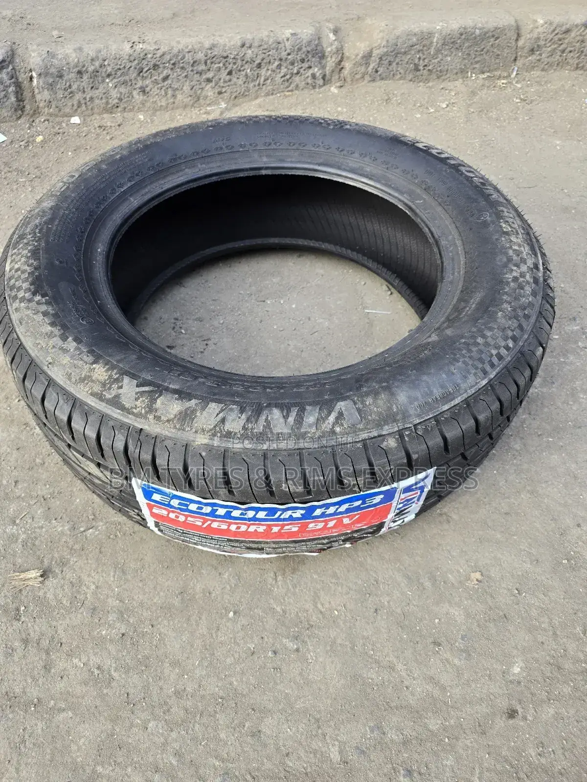 205 /60 R15 Vinmax Tyres