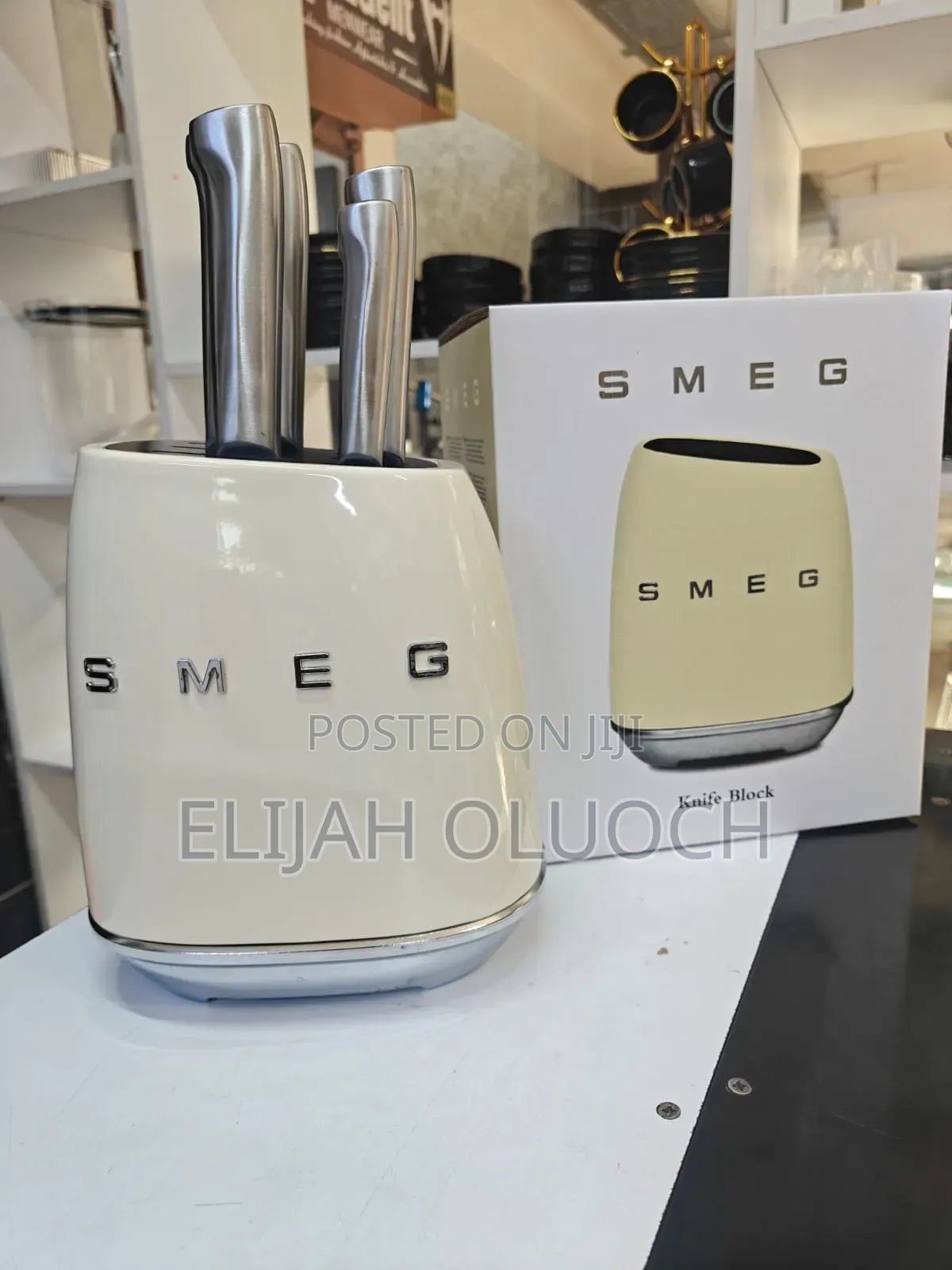 Smeg Knife Set*
Premium Stainless Steel Kniife Set With Metal Block.
