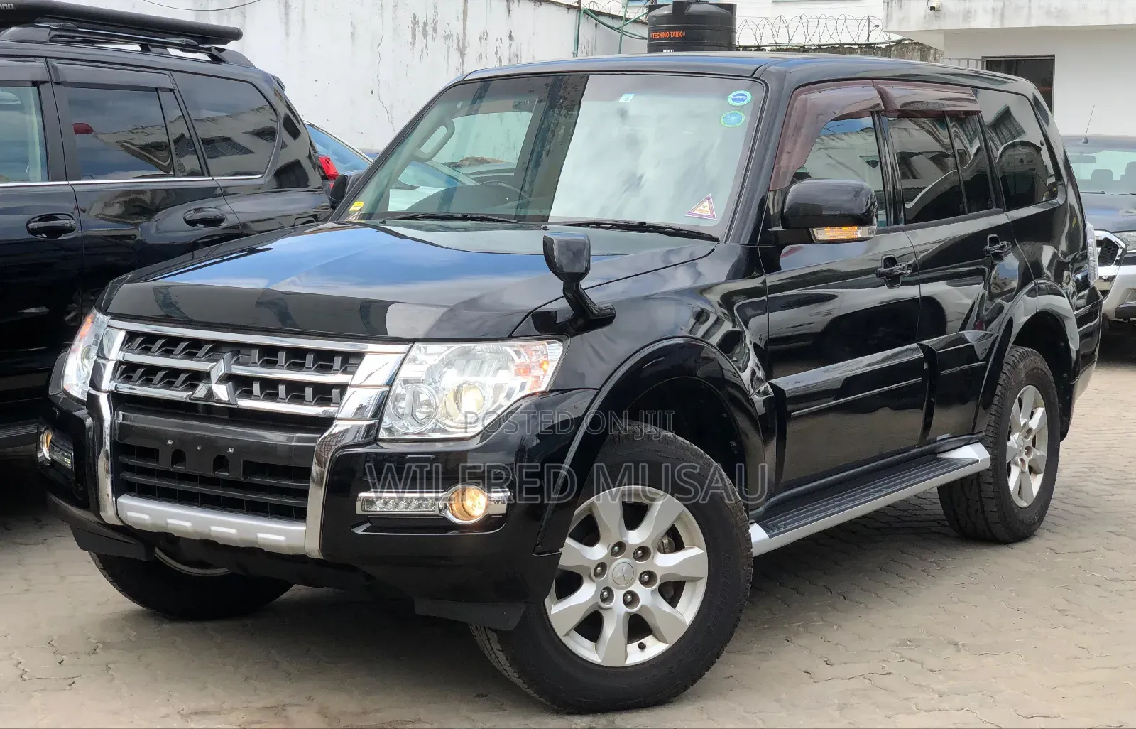 Mitsubishi Pajero V80 3.2 DI-D 2018 Black