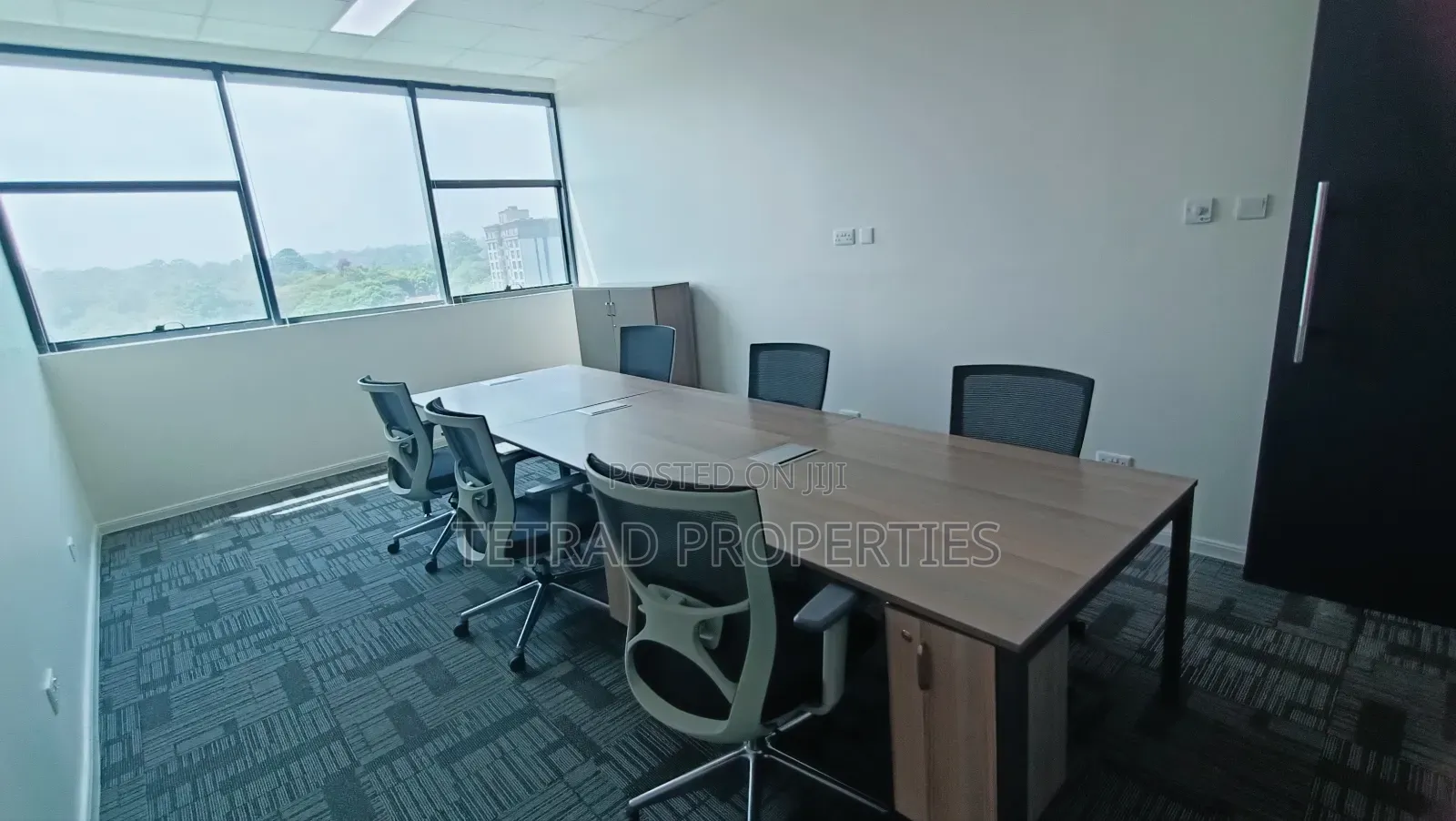 30m2 8 Desks Furnished Office In Riverside Drive ($1600)