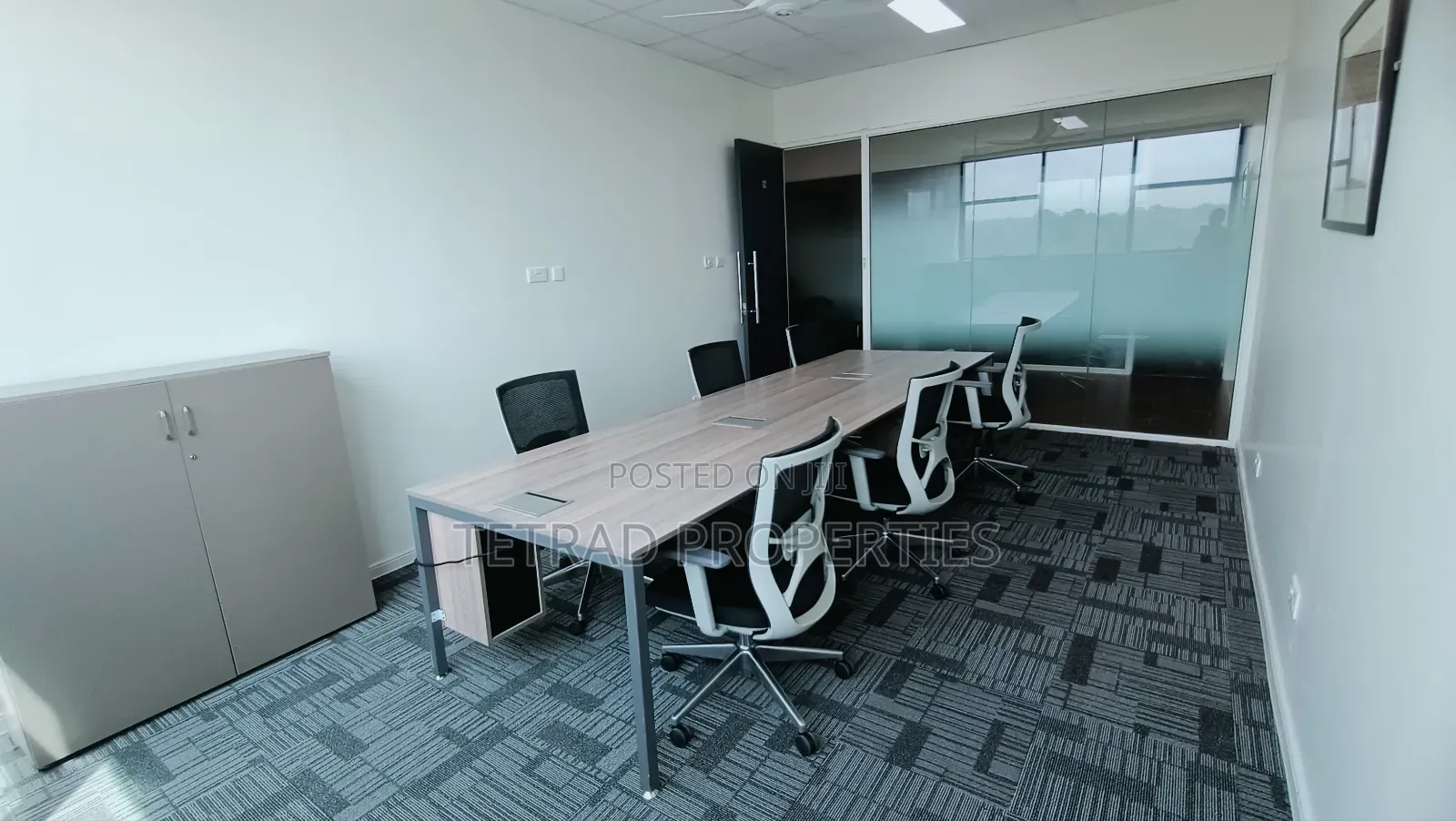 30m2 8 Desks Furnished Office In Riverside Drive ($1600)