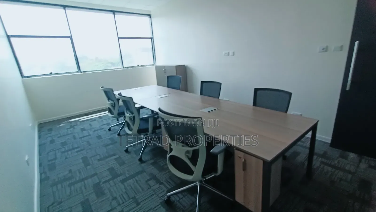 30m2 8 Desks Furnished Office In Riverside Drive ($1600)
