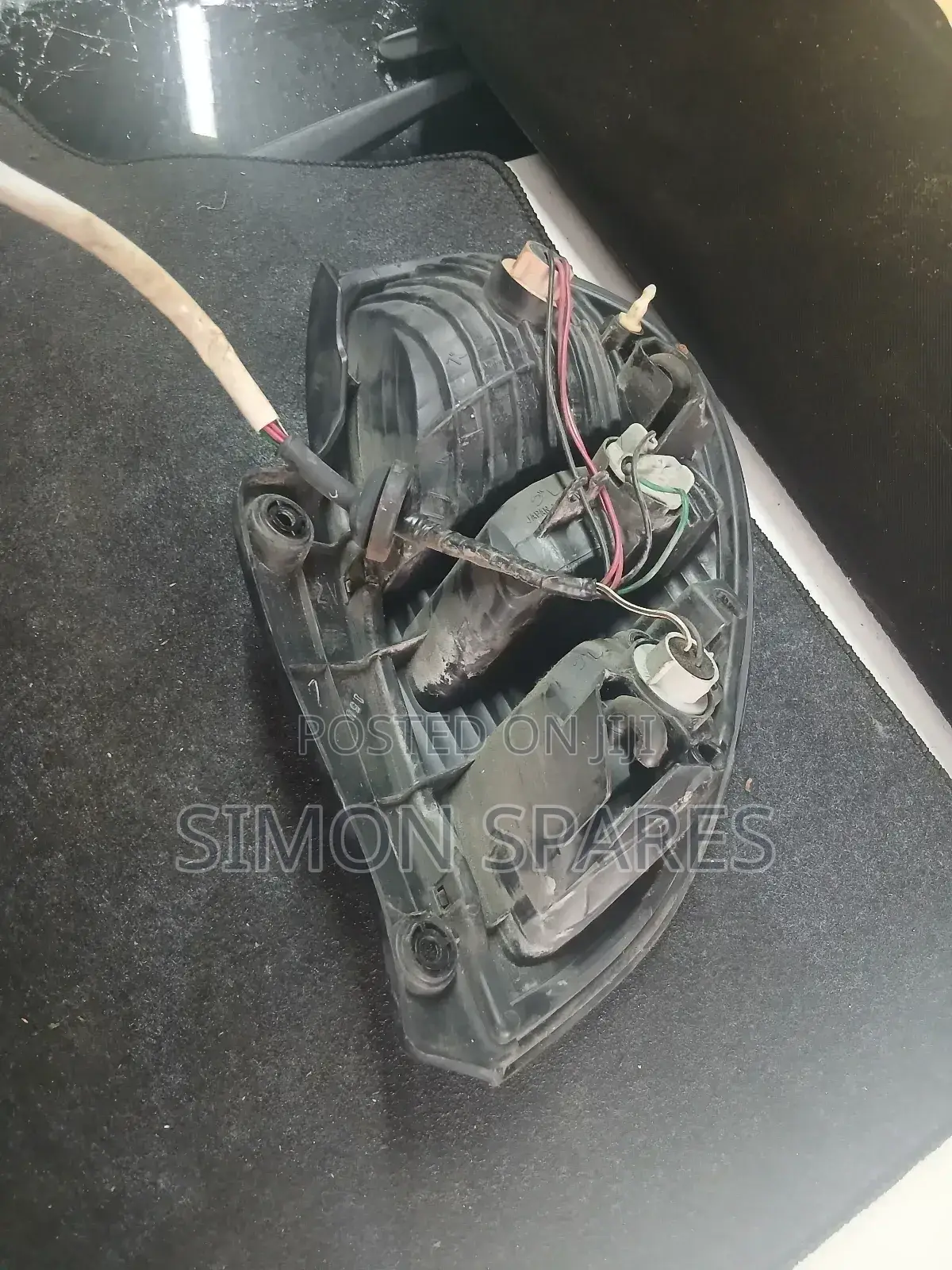 Toyota Duet/Daihatsu Sirion Left Tail Light (M100)