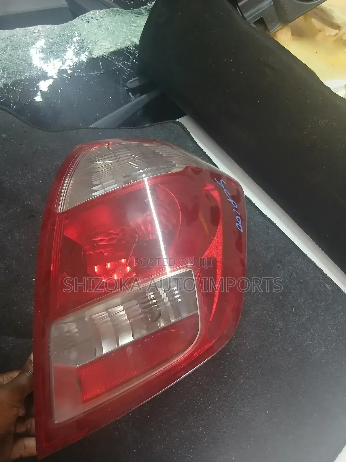 Toyota Ractis Scp100/Ncp100 Left Tail Light (2005–2010)