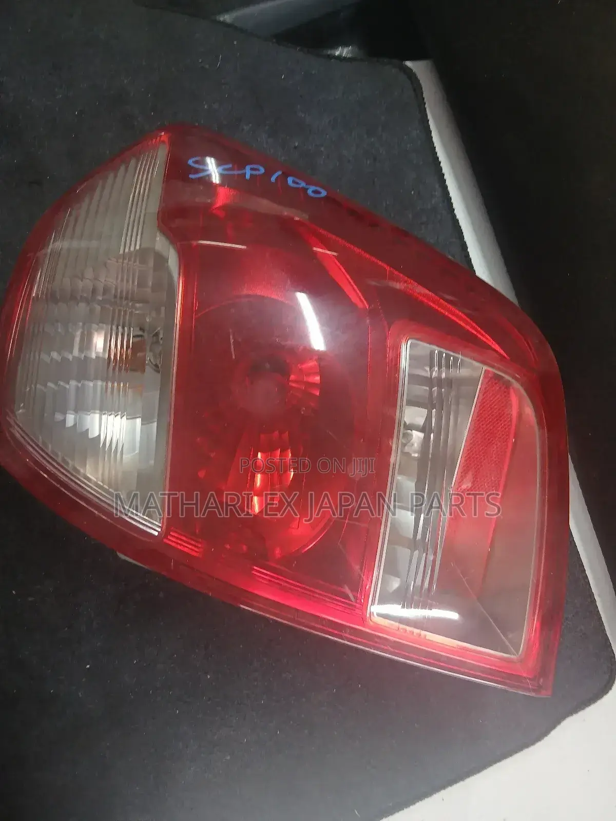 Toyota Ractis Scp100/Ncp100 Left Tail Light (2005–2010)