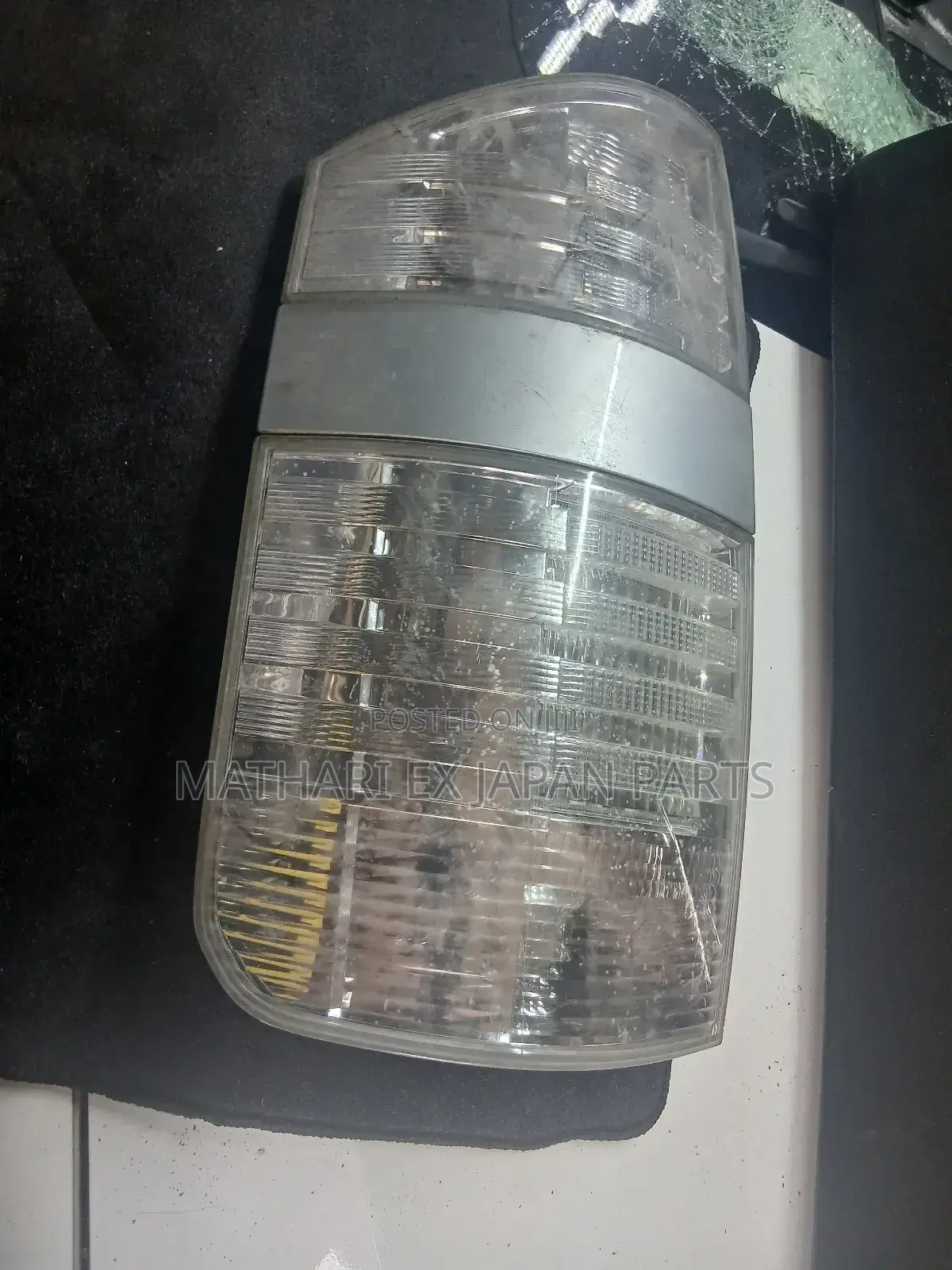 Toyota Voxy / Noah Azr60/Azr65 Left Tail Light (First Generation)