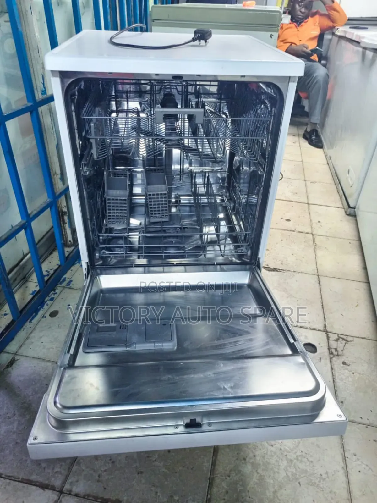 Whirlpool Dishwasher