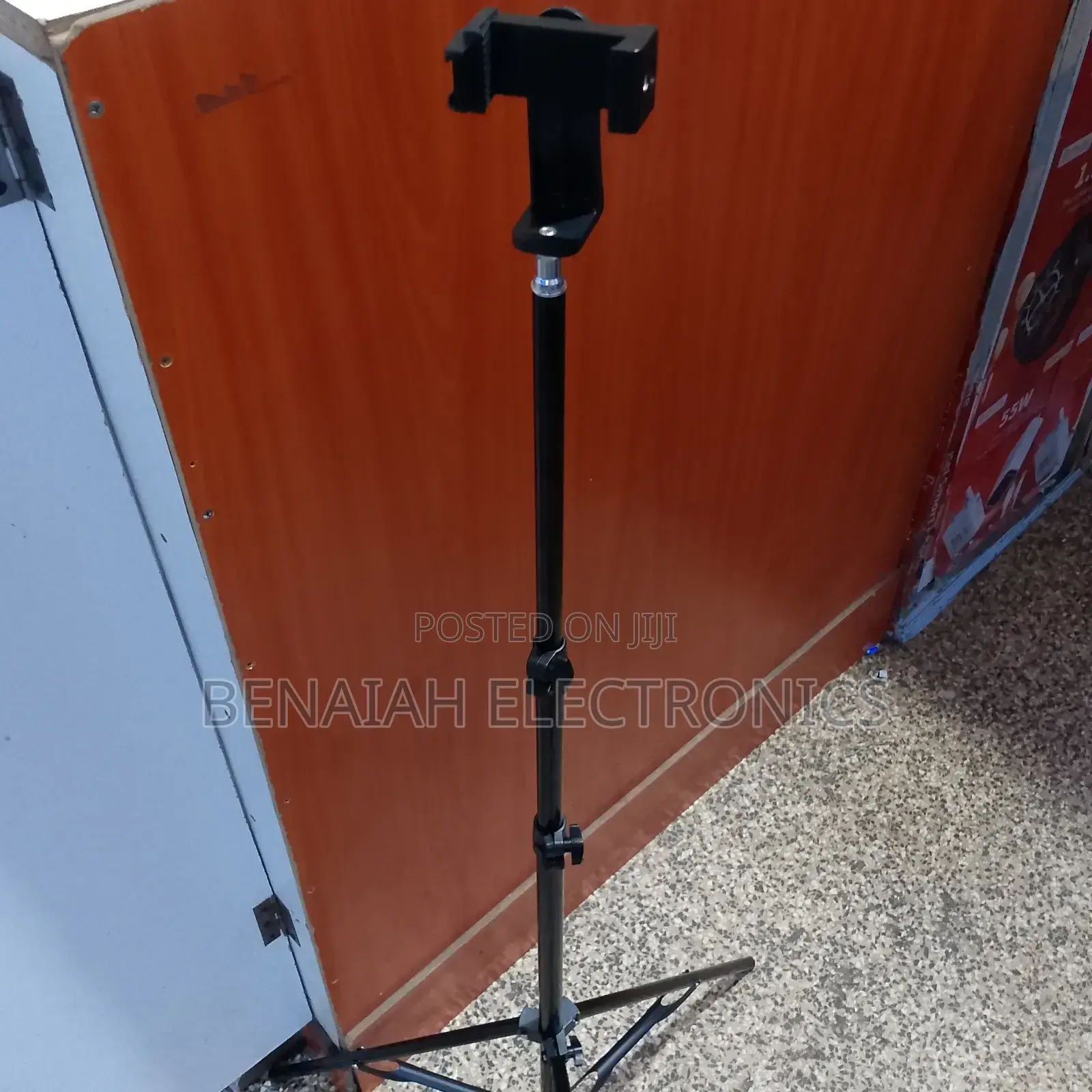 Stable Tripod Stand for Mobile Phone 2.1 Meters Height