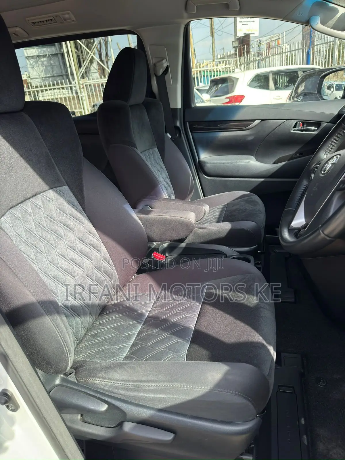 Toyota Alphard 2.5 Petrol FWD 2019 White