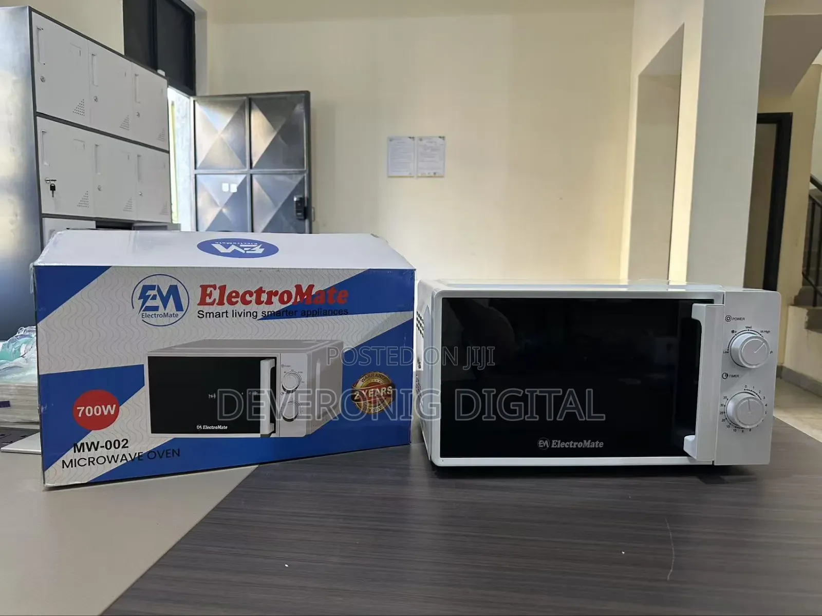 Electromate
Manual Microwave Oven.
