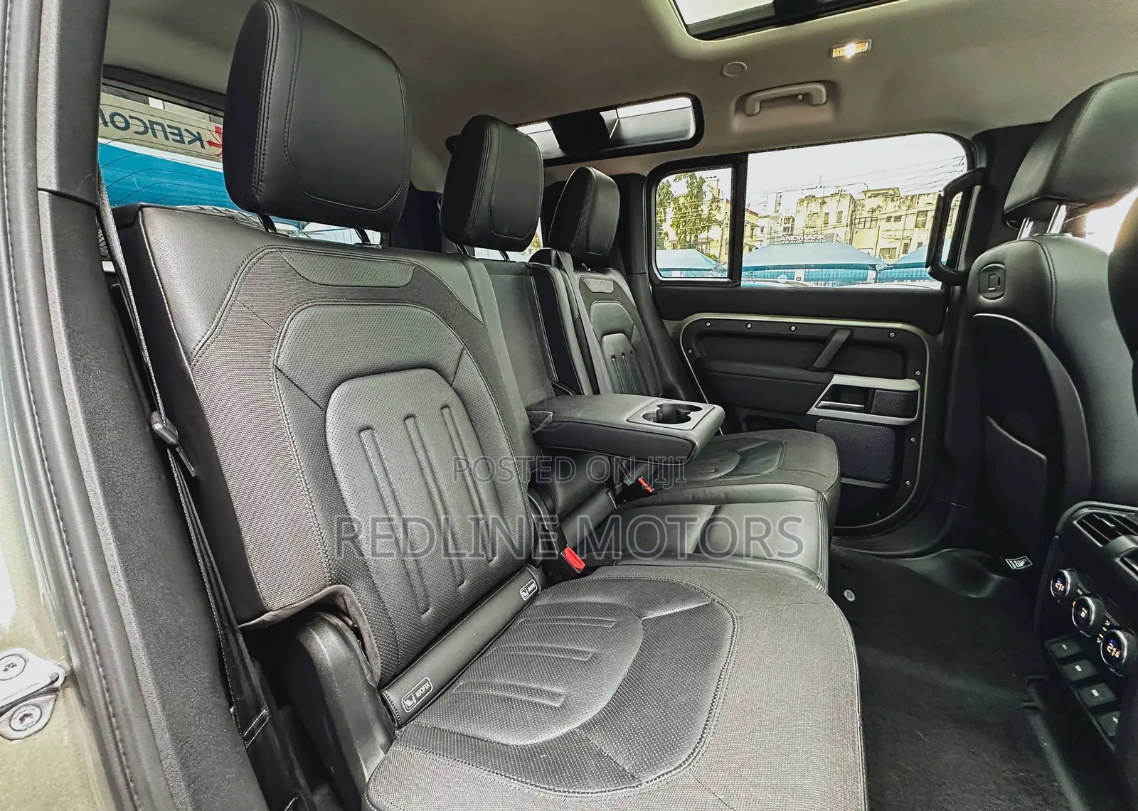 Land Rover Defender SE 2021 Green