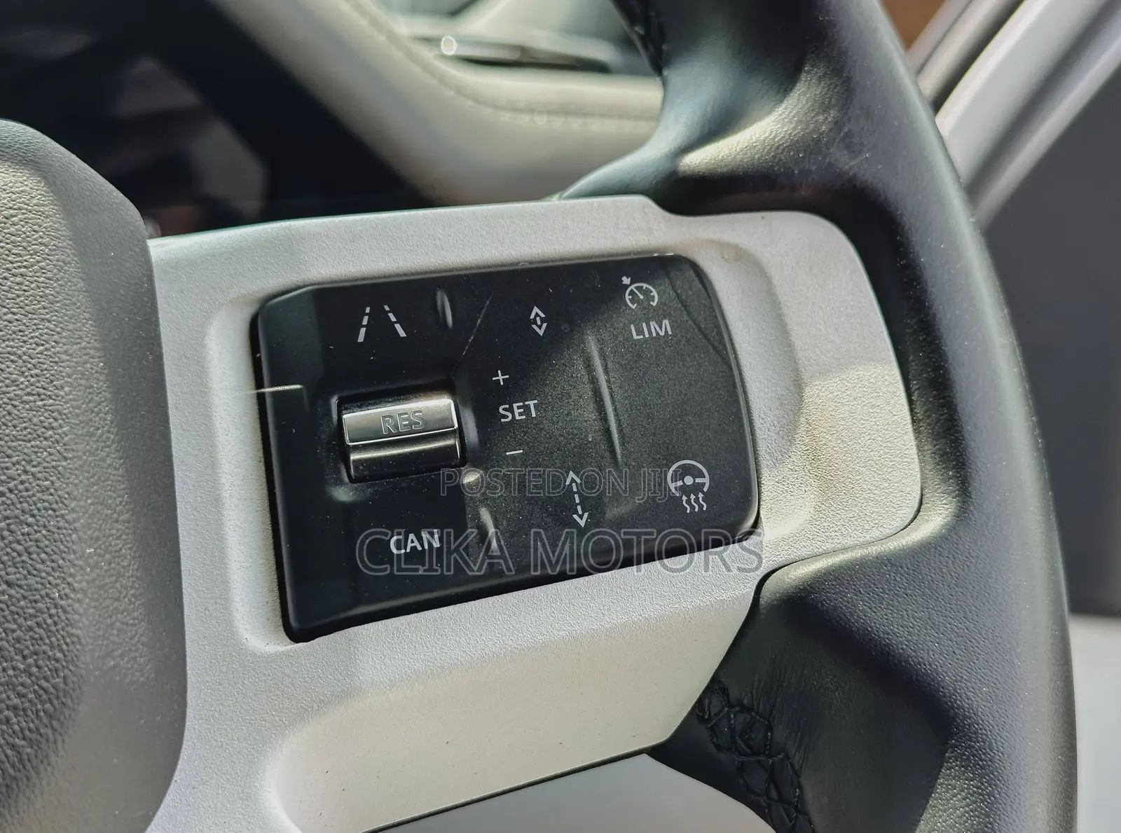 Land Rover Defender SE 2023 Off white