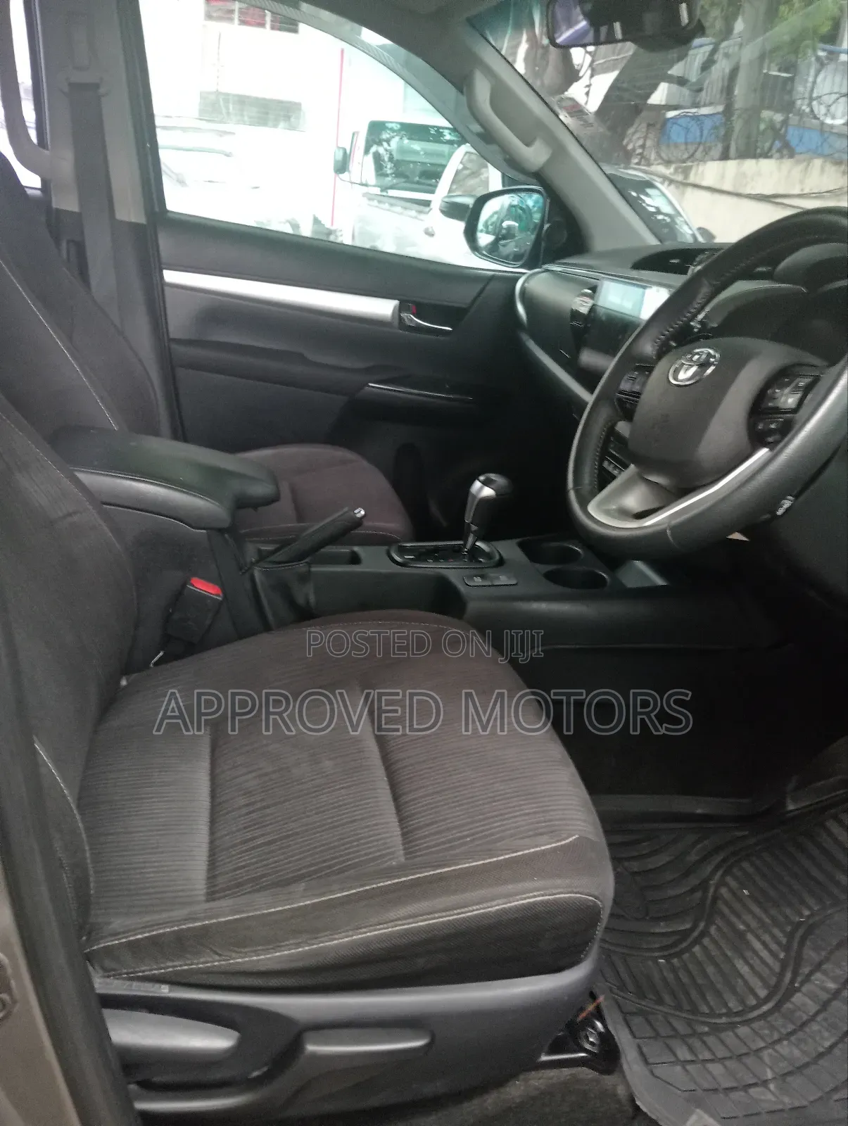 Toyota Hilux 2020 Gray